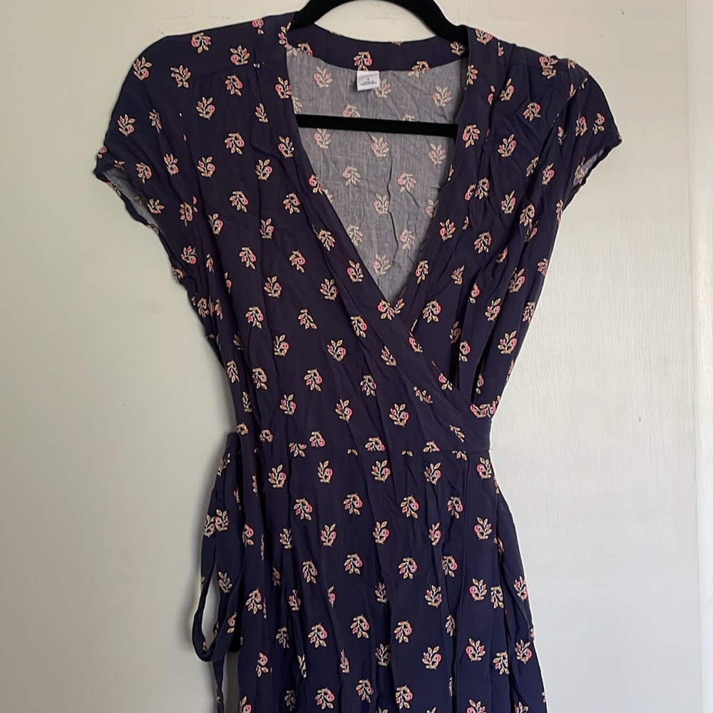 Old Navy Floral Wrap Dress Small